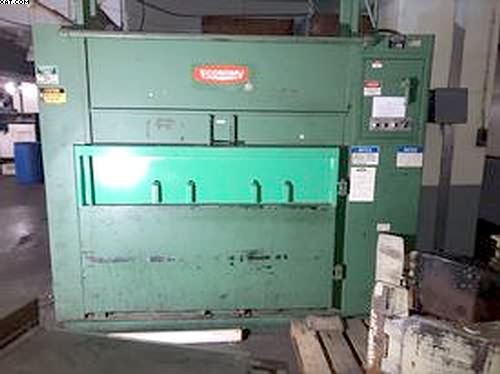 ECONOMY Hydraulic Downstroke Baler Model 6031